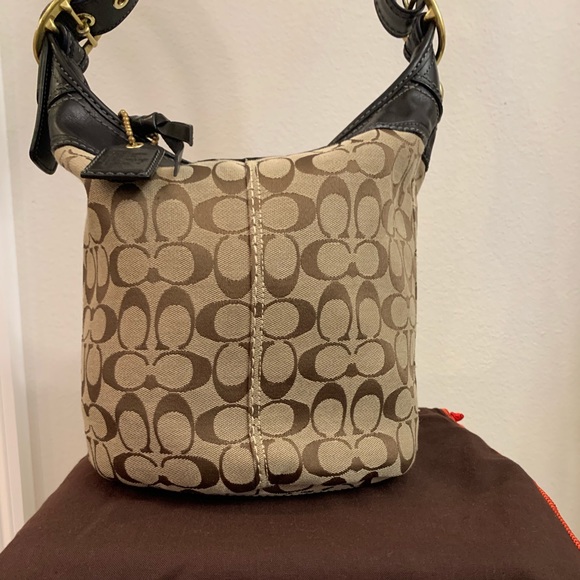 Coach Handbags - Coach shoulder bag